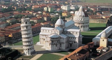 Private Pisa and Lucca Tour from Florence with Skip the Line tickets to climb the Leaning Tower